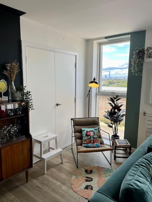 Elegant Chic Living: 1 Bed In Vibrant London Area Apartment Екстериор снимка